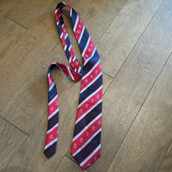 Disney parks tie red and blue Mickey Mouse stripe - Picture 2 of 6